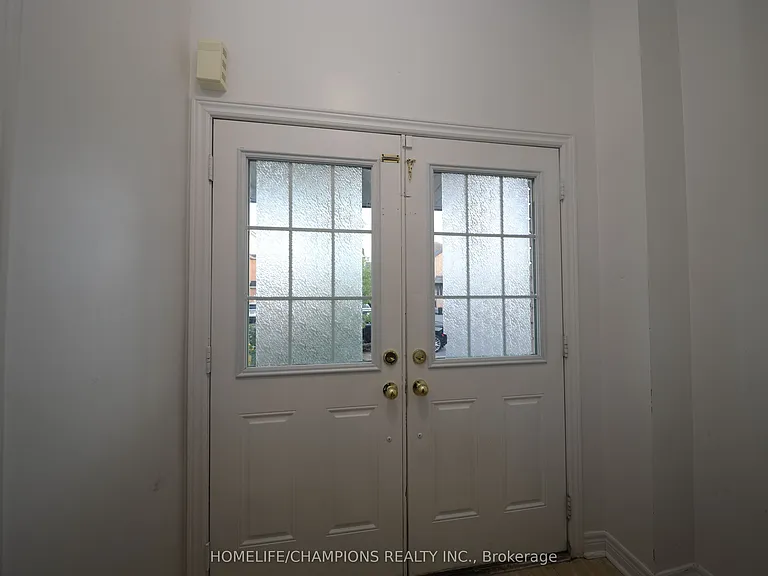 1524 Bruny Ave — Photo 2