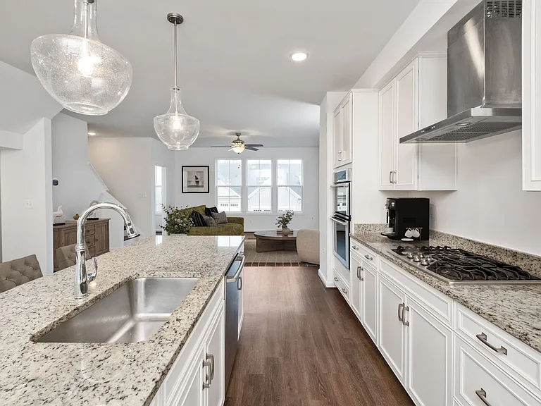 3213 Bergen St — Photo 3
