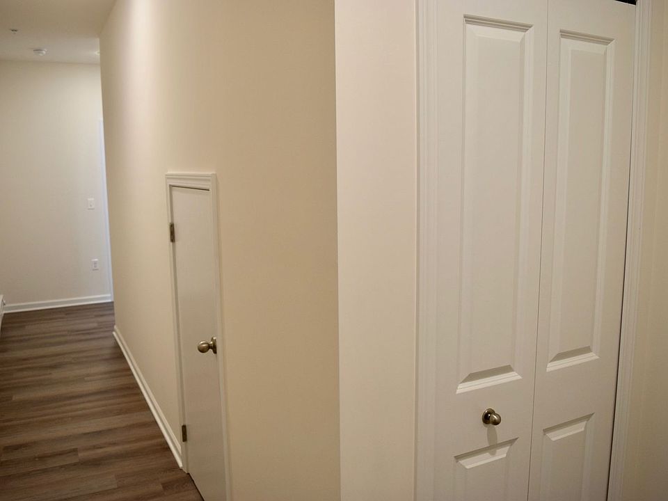 29400 Towne Center Dr 3 br / 2.0 ba, 1985, Warren, MI 48093 Zillow