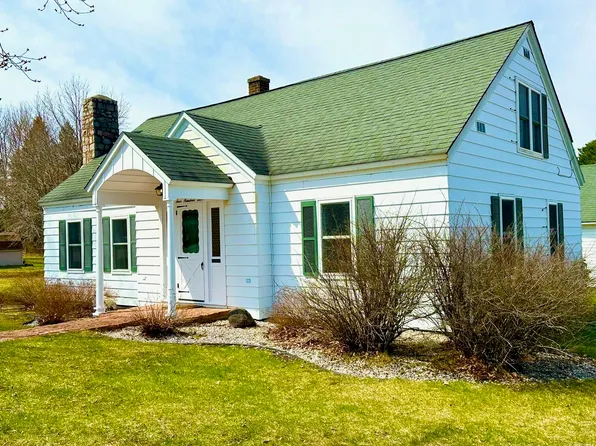 404 Washington Blvd, Newberry, MI 49868