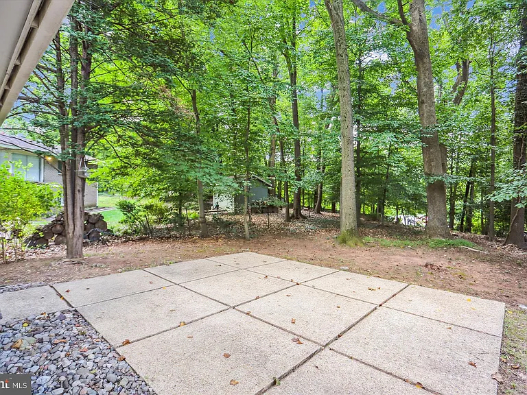 8206 Stone Trail Dr — Photo 14