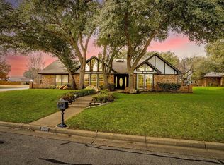 5001 Surrey Ct, North Richland Hills, TX 76180