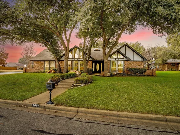 5001 Surrey Ct, North Richland Hills, TX 76180