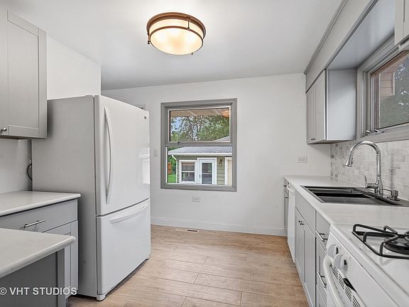 3rd image of 236 Lincoln Ave