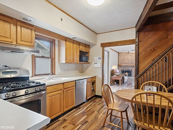 5th image of 805 E Prairie Ave