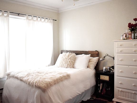 2nd image of 3815-23 N Greenview Ave #23-1W