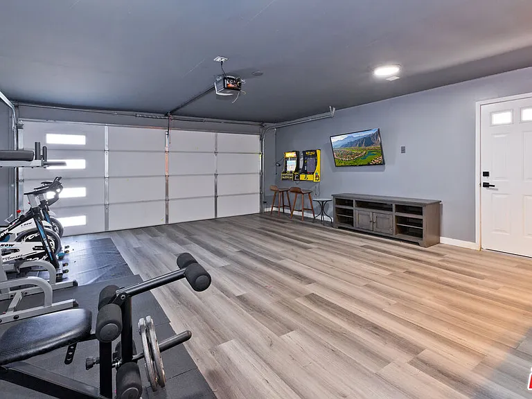 2660 N Farrell Dr — Photo 49