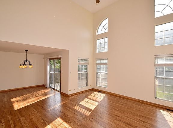 2nd image of 1039 Dartmouth Dr