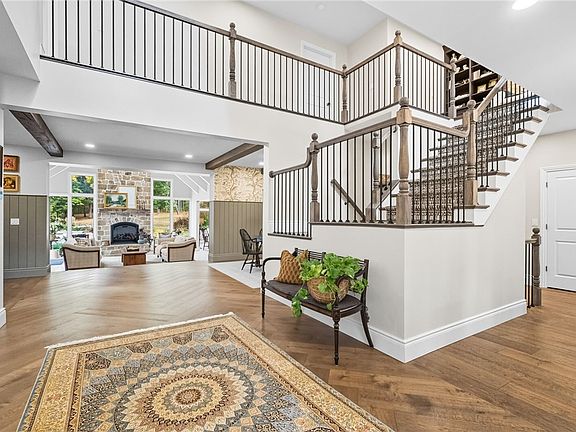 5th image of 5056 Bear Run Rd