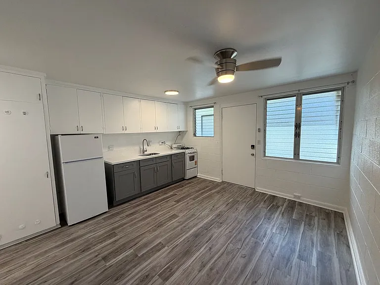 1148 Wilder Ave — Photo 2