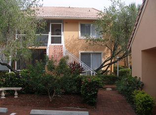 1705 Windy Pines Dr APT 10, Naples, FL 34112