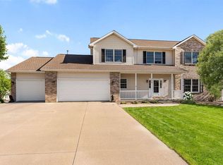 700 Creek View Ct, Coralville, IA 52241