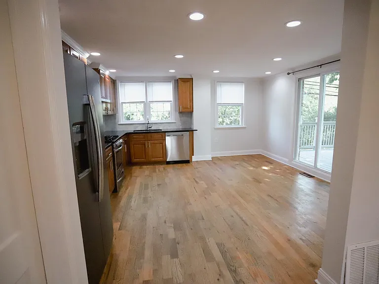 121 Alverstone Rd — Photo 10