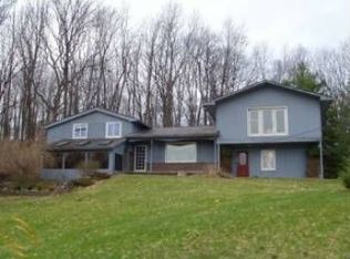 2855 Harmony Ln, Milford, MI