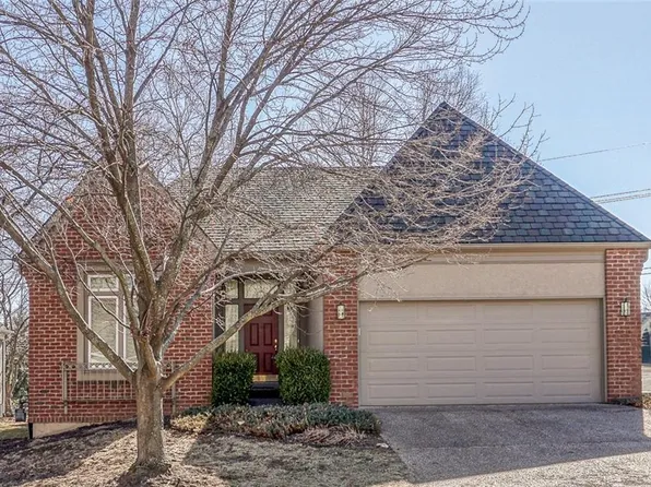 8823 W 142nd Ct, Overland Park, KS 66221