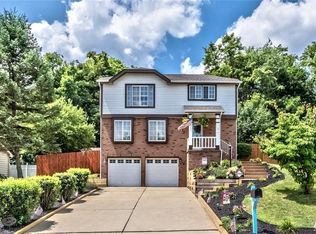 18 Colony Oaks Dr, Pittsburgh, PA 15209