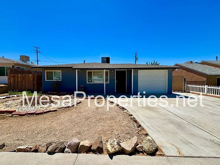 820 Caliente Dr — Photo 3