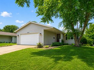 2011 50th St NW, Rochester, MN 55901