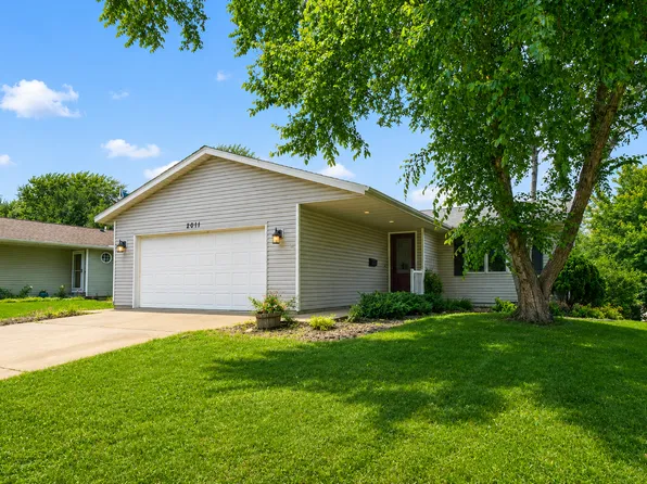 2011 50th St NW, Rochester, MN 55901