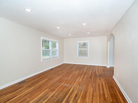 5th image of 204 Waheela Dr
