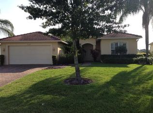 556 NW Waverly Cir, Port Saint Lucie, FL 34983
