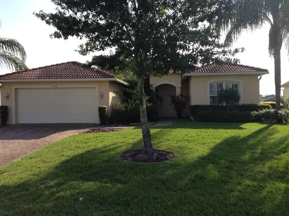 556 NW Waverly Cir, Port Saint Lucie, FL 34983