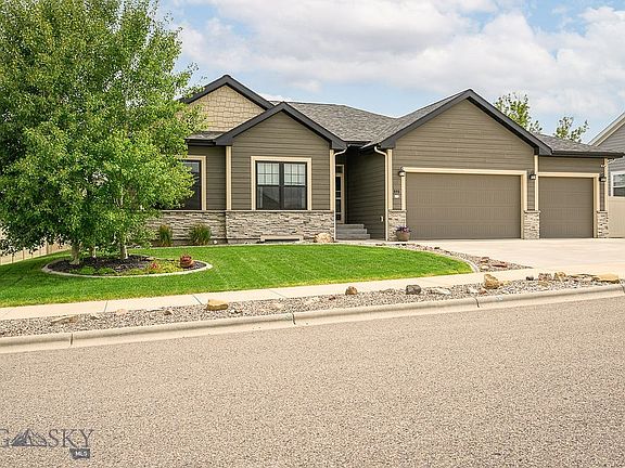 2nd image of 890 Tierra Dr