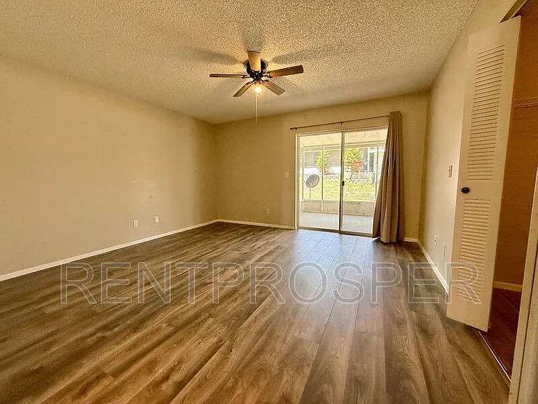 350 Winter Ridge Blvd — Photo 9