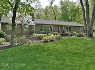 24 Dater Ln, Saddle River, NJ 07458