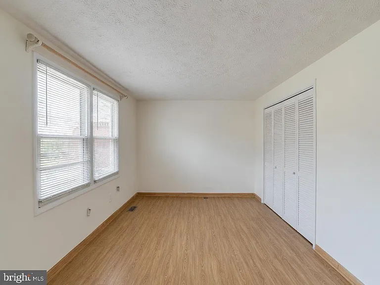 8112 Parkdale Ct — Photo 5