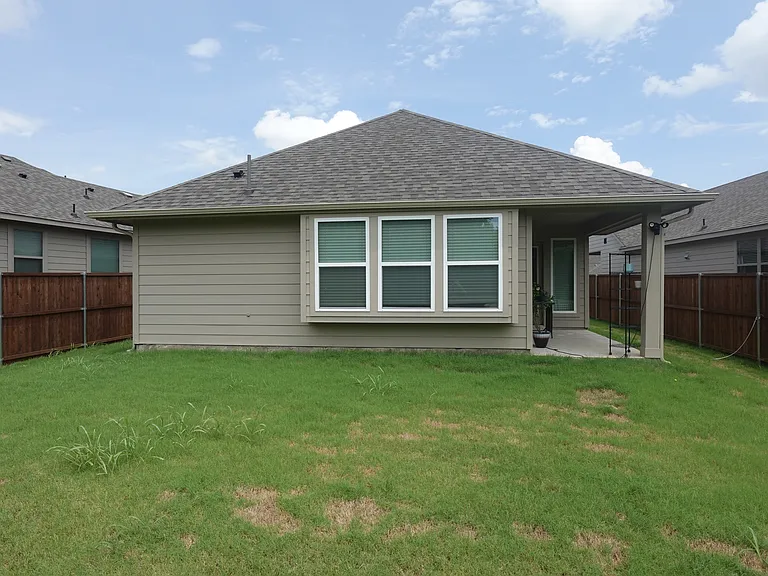 223 Fairmont Dr — Photo 6