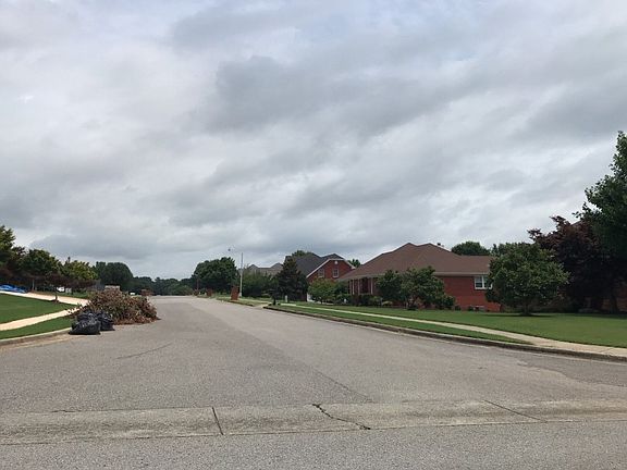4th image of 119 Lawson Wall Dr
