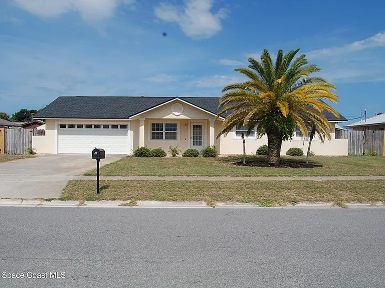 2330 Jason St — Photo 5
