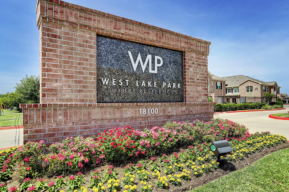Building Photo - West Lake Park