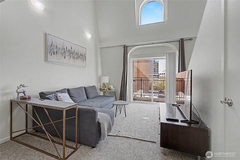 3rd image of 425 Vine Street #701