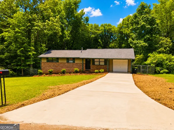 4025 N Quail Dr, Douglasville, GA 30135