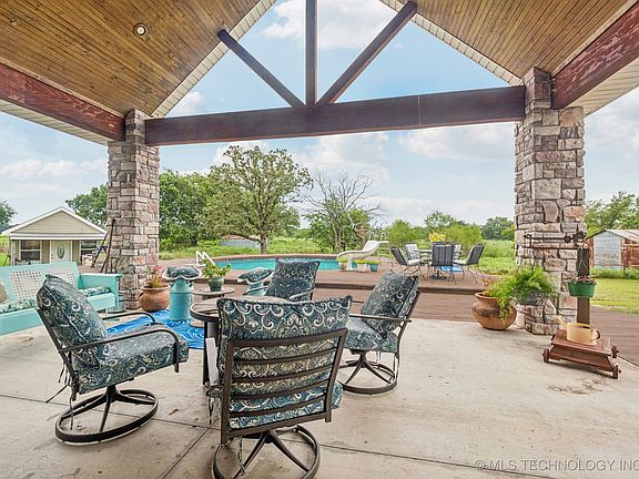 3rd image of 791 Wild Rose Rd