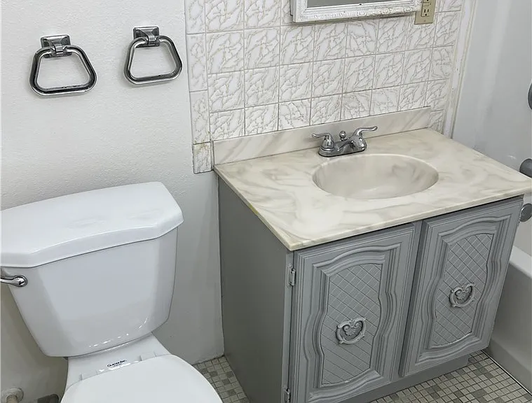 2040 Swan Cv N — Photo 13