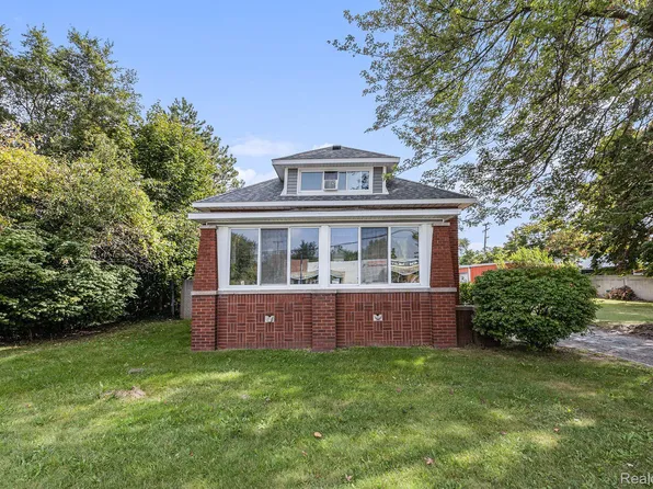 10915 Wayne Rd, Romulus, MI 48174