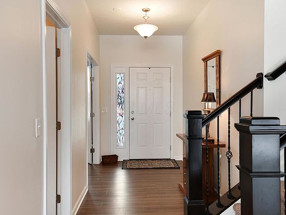 3rd image of 633 Viola Dr