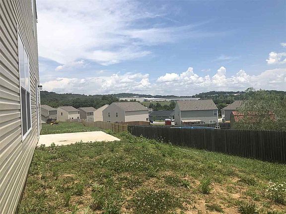 3rd image of 2062 Bluebonnet Dr