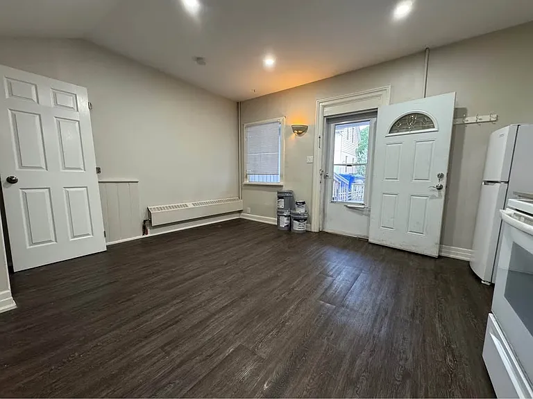 8 Peel St #3 — Photo 10