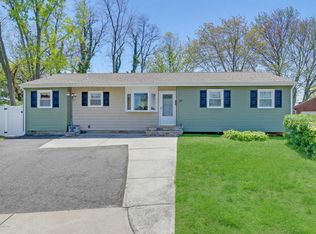 21 Amherst Ct, Parlin, NJ 08859