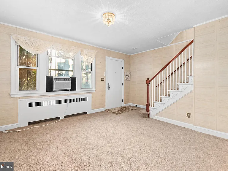2835 4th St NE — Photo 5