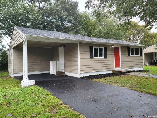 642 Meade Avenue, Bellport, NY 11713