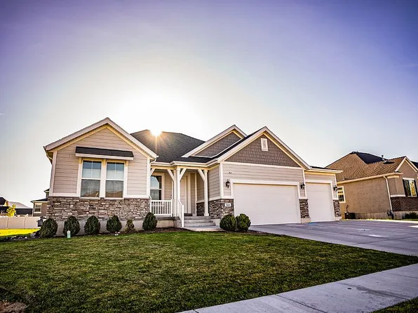2444 N Stanley Crane Dr, Clinton, UT 84015