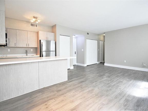 3rd image of 1226 Drexel Avenue # Second Floor