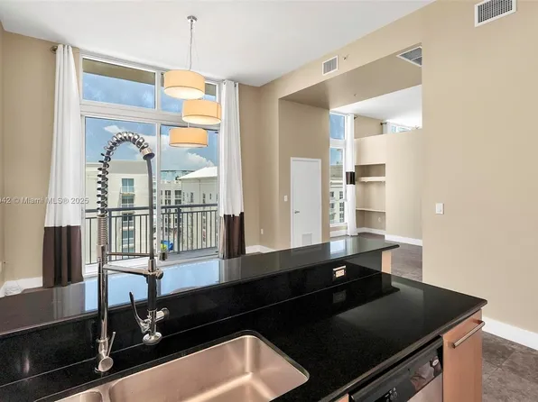 9055 SW 73rd Ct APT 606, Miami, FL 33156