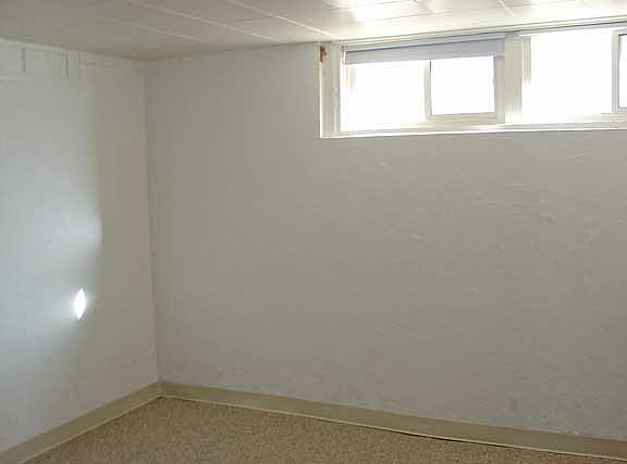 4th image of 714 1/2 Alderson Ave