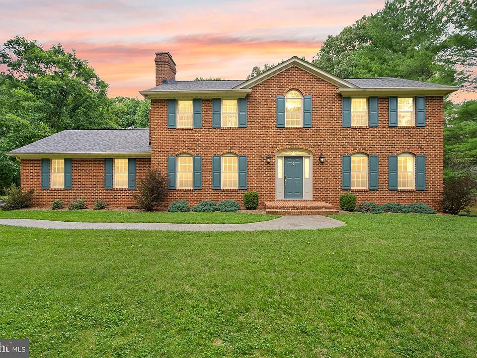 1st image of 4554 Canter Ln